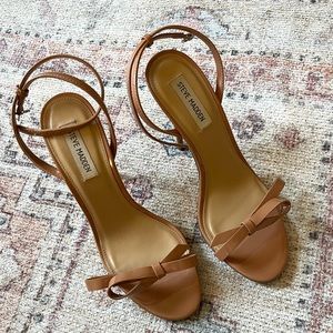 Bow Steve Madden heels